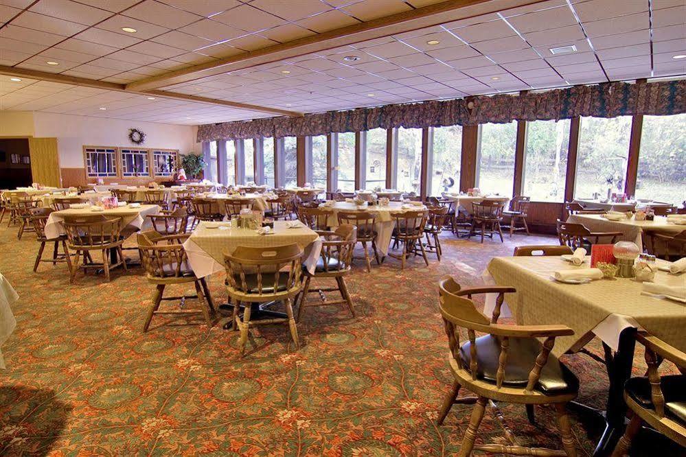 Voyageur Inn And Conference Center Reedsburg Restoran foto