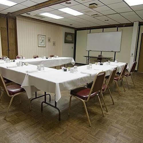 Voyageur Inn And Conference Center Reedsburg Fasilitas foto